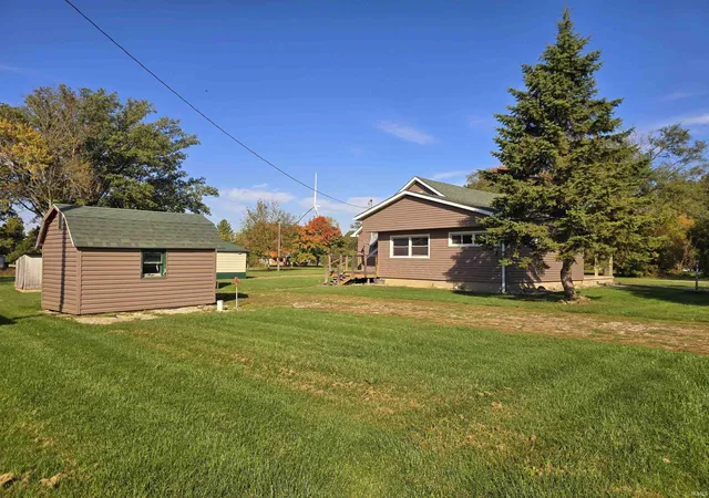 Photo 3 of Manufactured home for sale at 102 N East St, Hartford City, IN 47348 | MLS# 202642455 | Listing updated on 2026-10-21