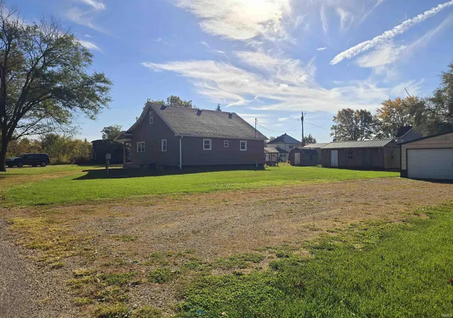 Photo 4 of Manufactured home for sale at 102 N East St, Hartford City, IN 47348 | MLS# 202642455 | Listing updated on 2026-10-21