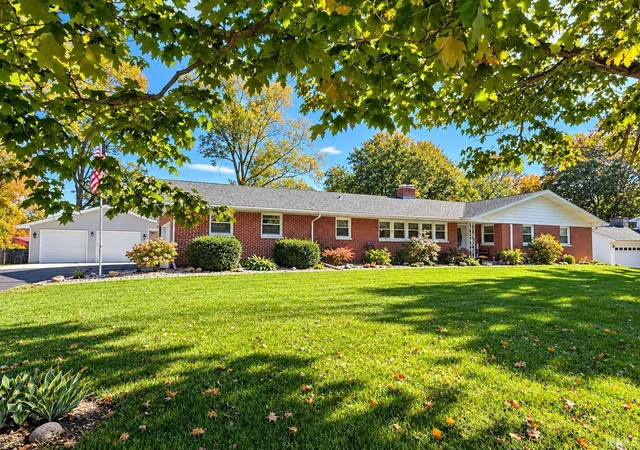 Photo 3 of Sale Pending at 12 Grv Park Dr, Columbia City, IN 46725 | MLS# 202642462 | Listing updated on 2026-10-16