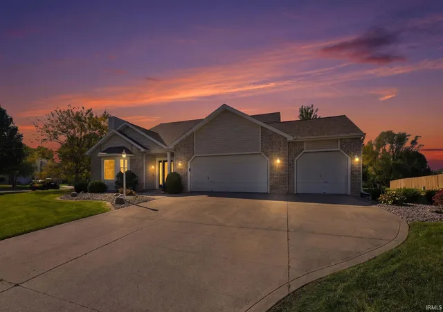 Photo 3 of Manufactured home for sale at 9424 Greyhawk Dr, Fort Wayne, IN 46835 | MLS# 202642475 | Listing updated on 2026-10-15