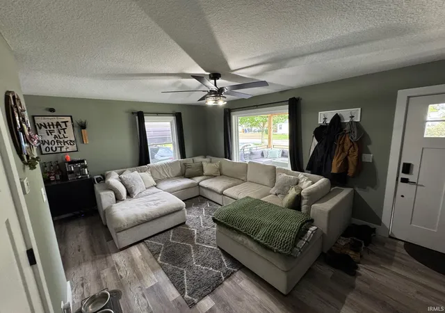 Photo 3 of Manufactured home for sale at 1010 Wabash Ave, Rochester, IN 46975 | MLS# 202642480 | Listing updated on 2026-10-13