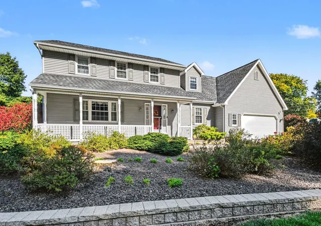 Photo 3 of Sale Pending at 19383 Montrose Ct, South Bend, IN 46614 | MLS# 202642495 | Listing updated on 2026-10-19