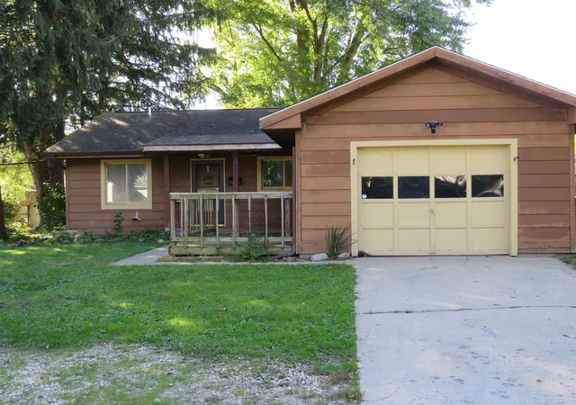Manufactured home for sale at 704 Mansfield St, Plymouth, IN 46563 | MLS# 202642497