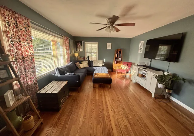 Photo 3 of Manufactured home for sale at 3021 Manor Dr, Vincennes, IN 47591 | MLS# 202642499 | Listing updated on 2026-10-23