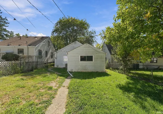 Photo 3 of Manufactured home for sale at 2317 Charlotte Ave, Fort Wayne, IN 46805 | MLS# 202642515 | Listing updated on 2026-10-14