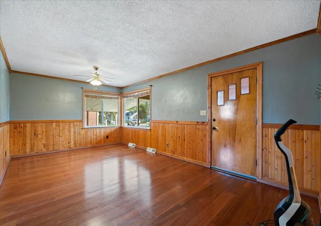 Photo 3 of Manufactured home for sale at 1411 Kenwood Ave, Fort Wayne, IN 46805 | MLS# 202642517 | Listing updated on 2026-10-13