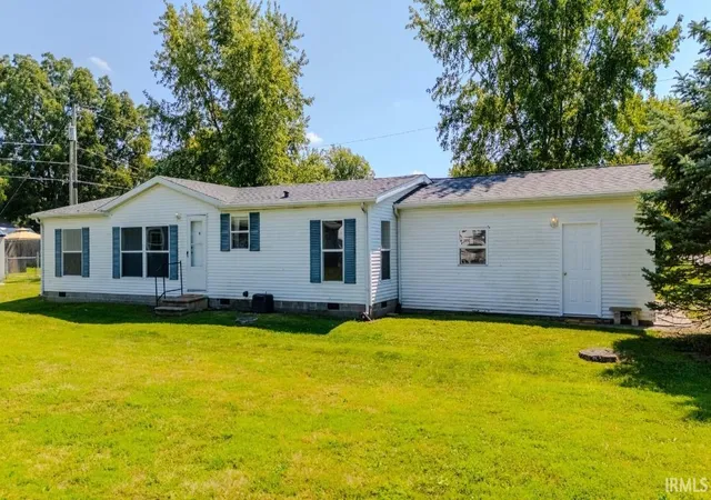 Manufactured home for sale at 614 N Sycamore St, Fairmount, IN 46928 | MLS# 202642538
