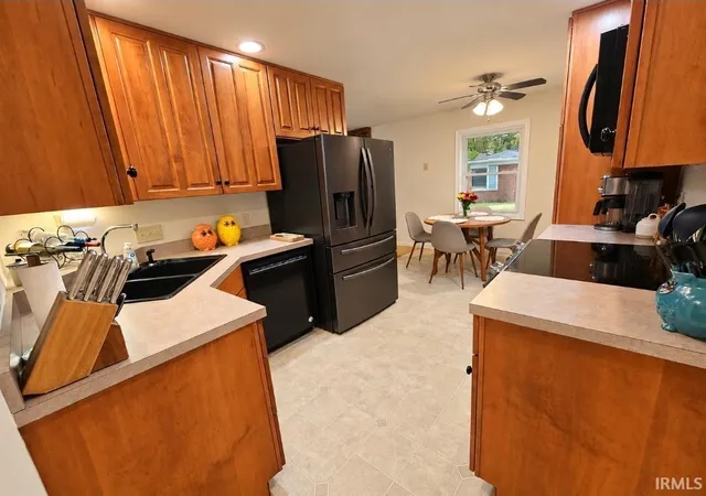 Photo 3 of Sale Pending at 1718 S Rotherwood Ave, Evansville, IN 47714 | MLS# 202642541 | Listing updated on 2026-10-16