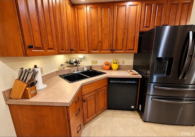 Photo 3 of Sale Pending at 1718 S Rotherwood Ave, Evansville, IN 47714 | MLS# 202642541 | Listing updated on 2026-10-16