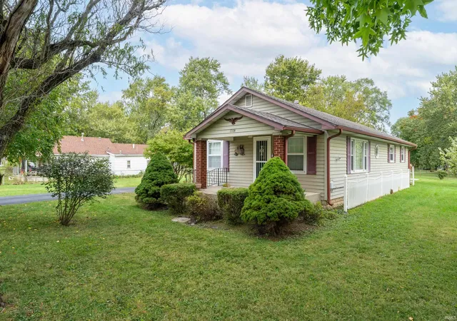 Photo 3 of Manufactured home for sale at 1504 E 22nd Street, Muncie, IN 47302 | MLS# 202642567 | Listing updated on 2026-10-15