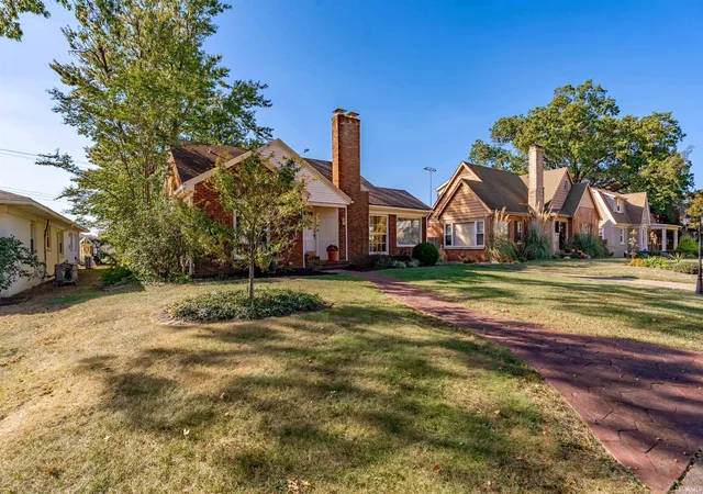 Photo 2 of Sale Pending at 423 Runnymeade Ave, Evansville, IN 47714 | MLS# 202642569 | Listing updated on 2026-10-16