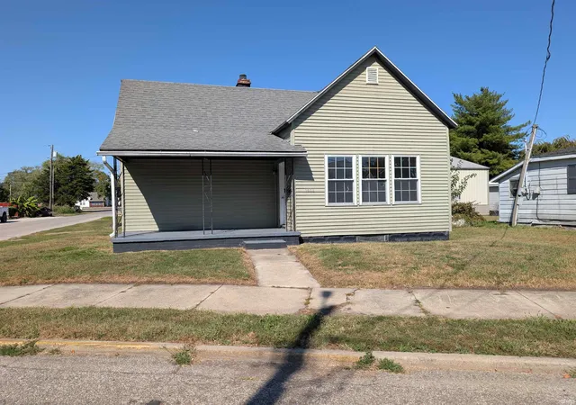 Manufactured home for sale at 1652 Indiana St, Vincennes, IN 47591 | MLS# 202642572