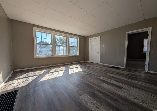 Photo 4 of Manufactured home for sale at 1652 Indiana St, Vincennes, IN 47591 | MLS# 202642572 | Listing updated on 2026-10-14