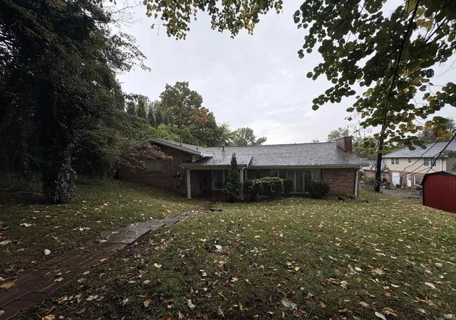 Photo 1 of Sale Pending at 425 S Hebron Ave, Evansville, IN 47714 | MLS# 202642599 | Listing updated on 2026-10-16