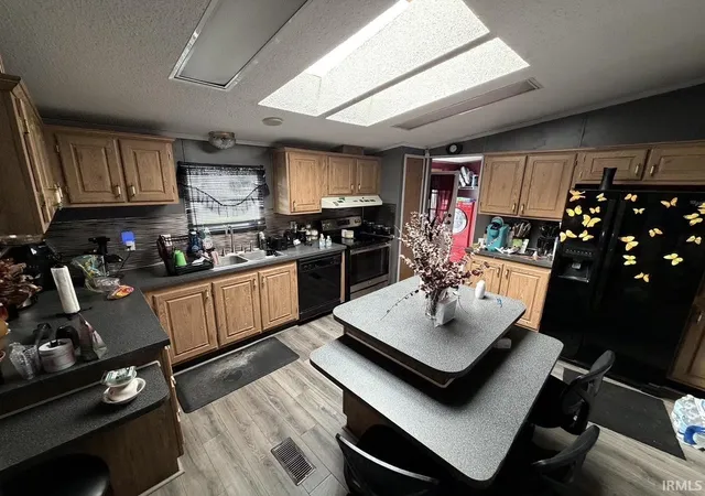 Photo 4 of Manufactured home for sale at 1214 N Lafountain St, Kokomo, IN 46901 | MLS# 202642621 | Listing updated on 2026-10-14