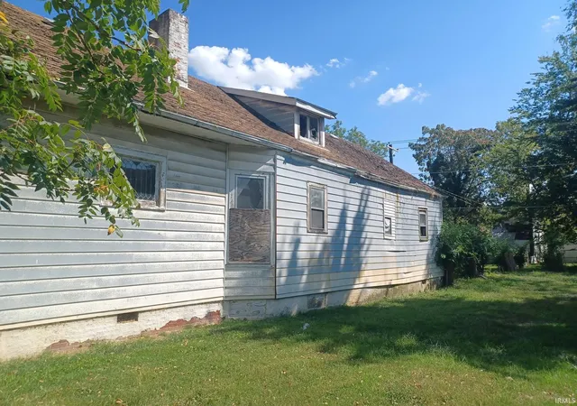 Photo 2 of Manufactured home for sale at 627 E Virginia St, Evansville, IN 47711 | MLS# 202642623 | Listing updated on 2026-10-14