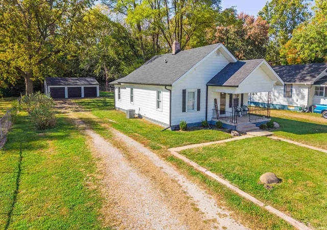 Photo 2 of Manufactured home for sale at 1405 S Ribble Ave, Muncie, IN 47302 | MLS# 202642665 | Listing updated on 2026-10-15