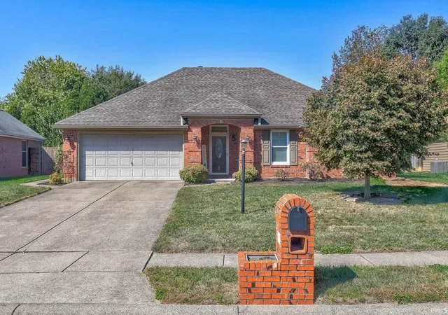 Photo 1 of Sale Pending at 1837 Colonnade Ct, Evansville, IN 47715 | MLS# 202642669 | Listing updated on 2026-10-17