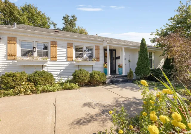 Manufactured home for sale at 722 N Ironwood Dr, South Bend, IN 46615 | MLS# 202642687