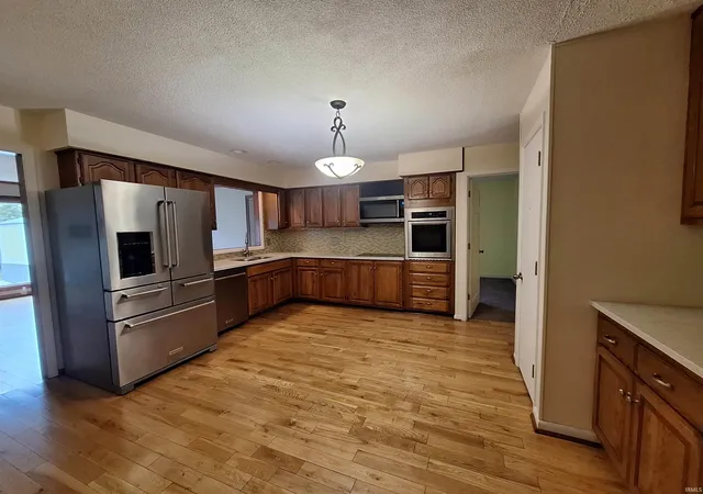 Photo 3 of Manufactured home for sale at 674 Fairway Dr, Wabash, IN 46992 | MLS# 202642689 | Listing updated on 2026-10-28