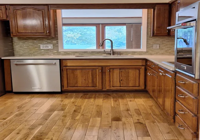 Photo 4 of Manufactured home for sale at 674 Fairway Dr, Wabash, IN 46992 | MLS# 202642689 | Listing updated on 2026-10-28
