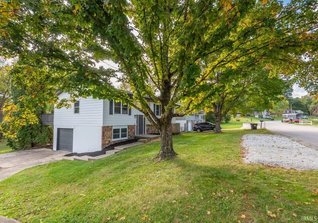 Photo 2 of Manufactured home for sale at 100 N Langley Dr, Ellettsville, IN 47429 | MLS# 202642691 | Listing updated on 2026-10-21