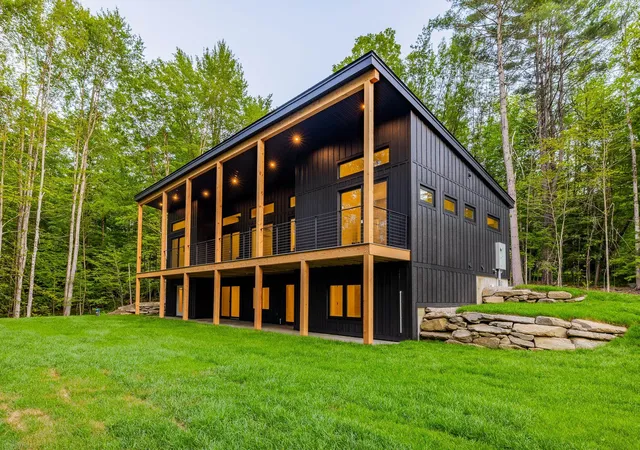 Single family home for sale at 5440 Bentley Rd, Quechee, VT 05059 | MLS# 4989182