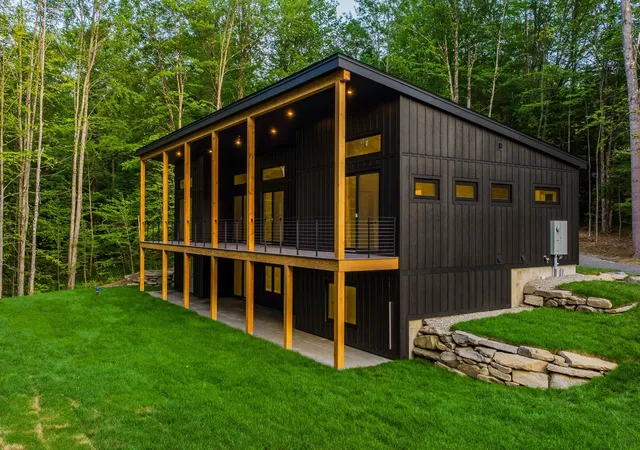Photo 3 of Single family home for sale at 5440 Bentley Rd, Quechee, VT 05059 | MLS# 4989182 | Listing updated on 2026-09-16