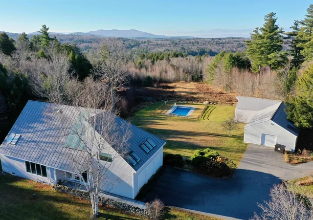 Photo 1 of Single family home for sale at 408 Knights Hl Rd, New London, NH 03257 | MLS# 5023792 | Listing updated on 2026-10-10