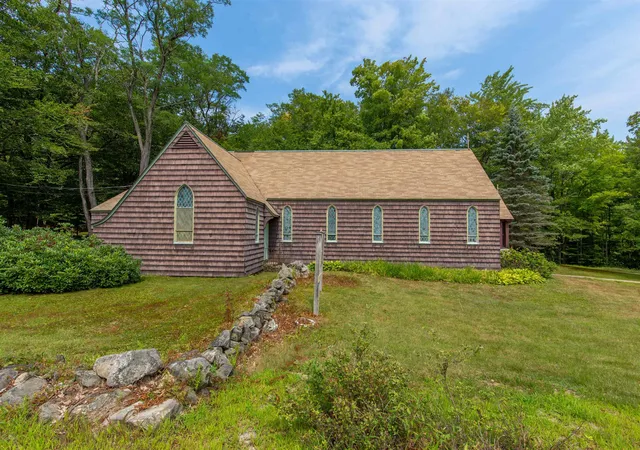 Photo 3 of Single family home for sale at 948 Gardner Hill Rd, Tamworth, NH 03886 | MLS# 5058983 | Listing updated on 2026-09-10