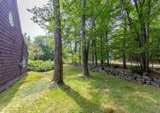 Photo 4 of Single family home for sale at 948 Gardner Hill Rd, Tamworth, NH 03886 | MLS# 5058983 | Listing updated on 2026-09-10