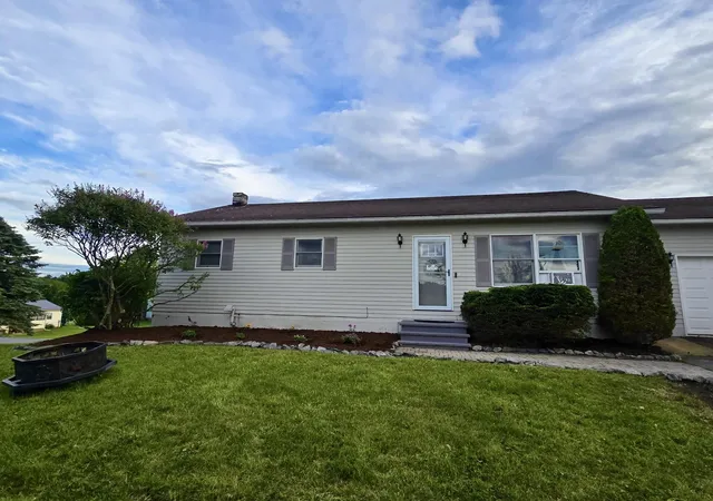 Photo 3 of Single family home for sale at 274 Scottsdale Rd, Newport, VT 05855 | MLS# 5063075 | Listing updated on 2026-09-07