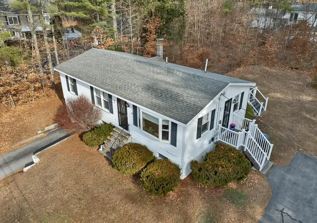 Photo 3 of Single family home for sale at 106 Fairview Ave, Conway, NH 03818 | MLS# 5070856 | Listing updated on 2026-09-23