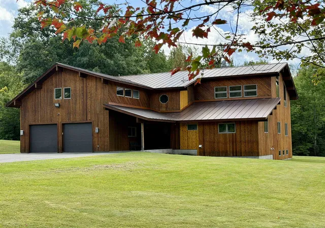 Photo 2 of Single family home for sale at 104 Upper Stonehouse Mountain Rd, Orford, NH 03777 | MLS# 5075572 | Listing updated on 2026-09-12