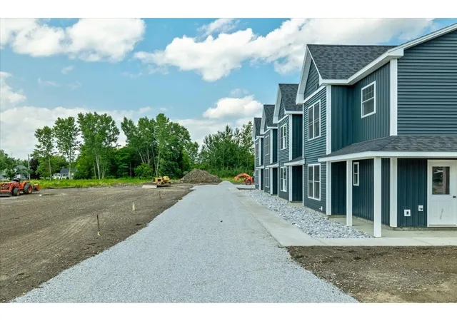 Photo 4 of Townhouse for sale at 189 Pearl St #101, Saint Albans, VT 05478 | MLS# 5075723 | Listing updated on 2026-09-08