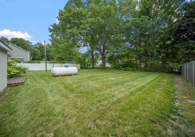 Photo 3 of Single family home for sale at 133 Lafayette St, Laconia, NH 03246 | MLS# 5077378 | Listing updated on 2026-09-21