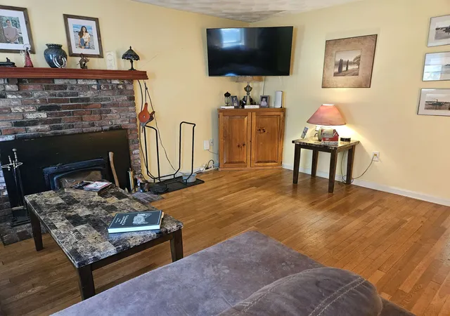 Photo 2 of Single family home for sale at 7 Chapman Way, Exeter, NH 03833 | MLS# 5078412 | Listing updated on 2026-10-05