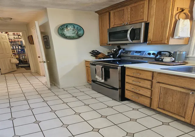 Photo 3 of Single family home for sale at 7 Chapman Way, Exeter, NH 03833 | MLS# 5078412 | Listing updated on 2026-10-05