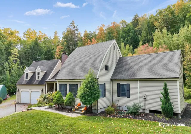 Photo 1 of Single family home for sale at 1481 Bennington Rd, Francestown, NH 03043 | MLS# 5078963 | Listing updated on 2026-10-28