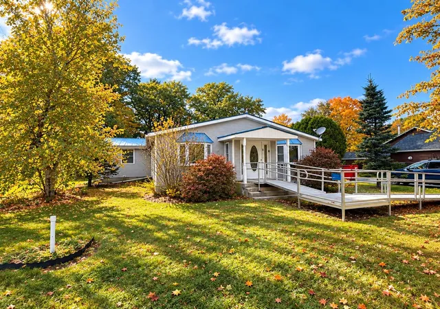 Single family home for sale at 2849 Dartmouth College Hwy, North Haverhill, NH 03774 | MLS# 5081098