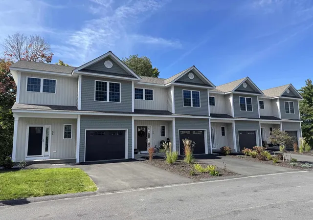 Photo 1 of Townhouse for sale at 5c Dearborn Cir, Goffstown, NH 03045 | MLS# 5081837 | Listing updated on 2026-10-26