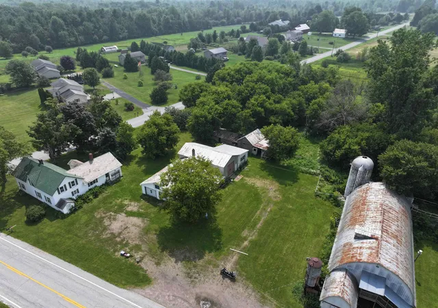Photo 3 of Single family home for sale at 91 Allen Rd, Grand Isle, VT 05458 | MLS# 5082007 | Listing updated on 2026-09-16