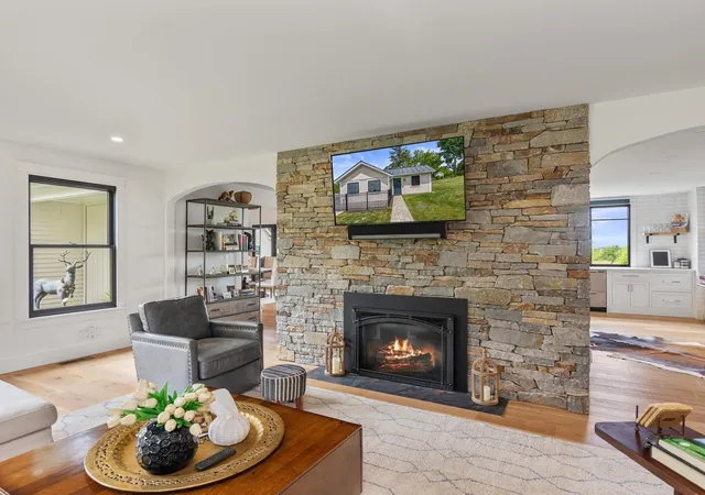 Photo 3 of Single family home for sale at 1549 Hinesburg Rd, South Burlington, VT 05403 | MLS# 5082416 | Listing updated on 2026-09-04