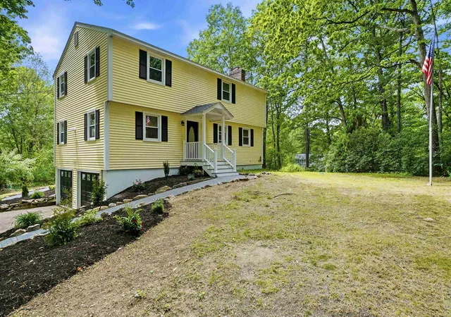 Photo 1 of Single family home for sale at 27 Gilcreast Rd, Londonderry, NH 03053 | MLS# 5082916 | Listing updated on 2026-09-02