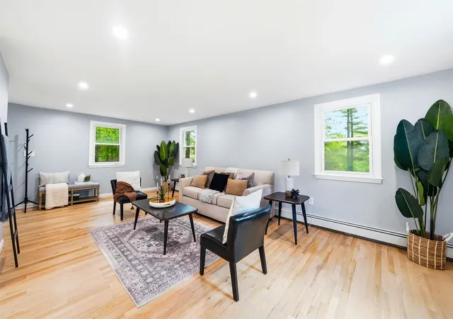Photo 3 of Single family home for sale at 27 Gilcreast Rd, Londonderry, NH 03053 | MLS# 5082916 | Listing updated on 2026-09-02