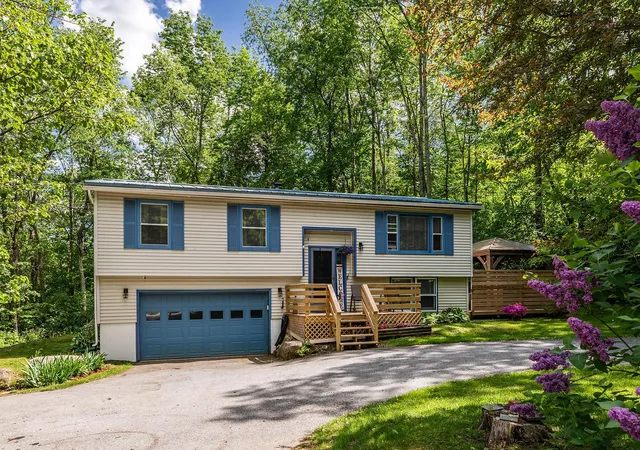 Photo 3 of Single family home for sale at 393 Morse Hill Rd, Dorset, VT 05253 | MLS# 5084308 | Listing updated on 2026-09-05