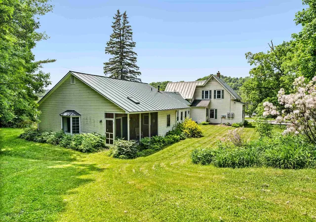Photo 3 of Single family home for sale at 222 South Main St, Barre, VT 05641 | MLS# 5084476 | Listing updated on 2026-09-10