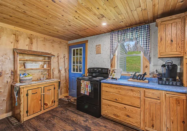 Photo 3 of Single family home for sale at 180 Winn High Dr, Danville, VT 05828 | MLS# 5086457 | Listing updated on 2026-09-11