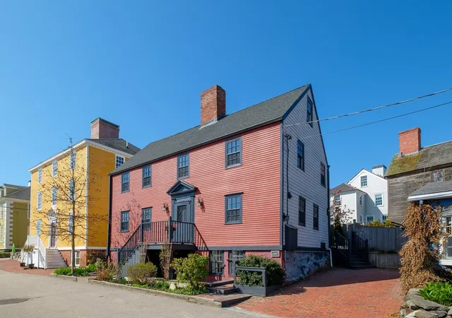Photo 2 of Single family home for sale at 114 Mechanic St, Portsmouth, NH 03801 | MLS# 5087834 | Listing updated on 2026-09-21