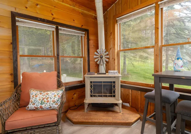 Photo 2 of Single family home for sale at 3 Snowshoe Hl Rd, Claremont, NH 03743 | MLS# 5088210 | Listing updated on 2026-10-17